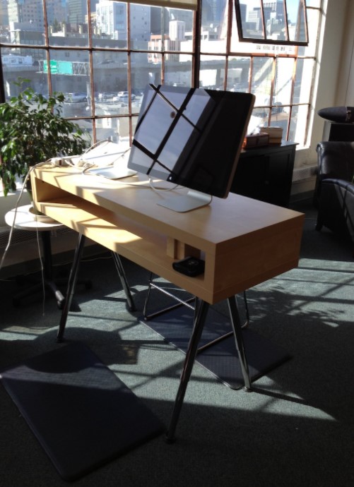 25 DIY Standing Desk Plans for Healthy & Productive Work – Simple Adjustable Standing Desk Simple Adjustable Standing Desk