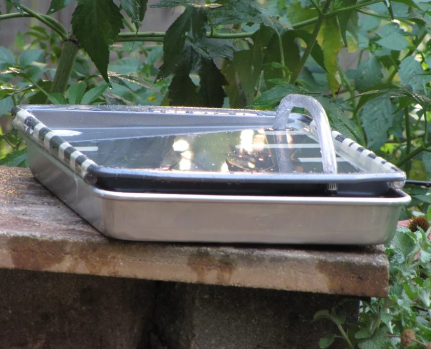 25 DIY Birdbath Ideas to Create A Bird-Watching Heaven – Solar Powered Hummingbird Bird Bath Solar Powered Hummingbird Bird Bath
