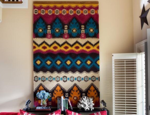 25 Best DIY Wall Decor Ideas to Personalize Your Blank Wall – Turn a Rug Into a Wall Art Tapestry Turn a Rug Into a Wall Art Tapestry
