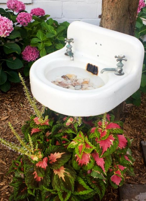 a Birdbath From a Salvaged Sink