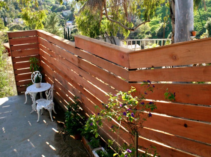 a Horizontal Plank Fence