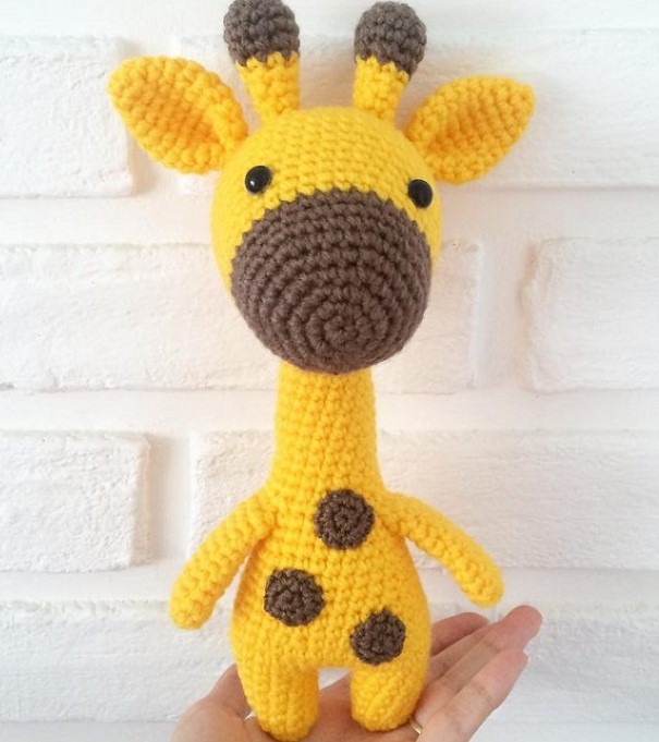 Amigurumi crochet toy giraffe