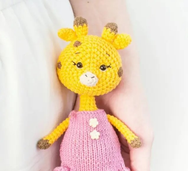 Amigurumi giraffe crochet free pattern