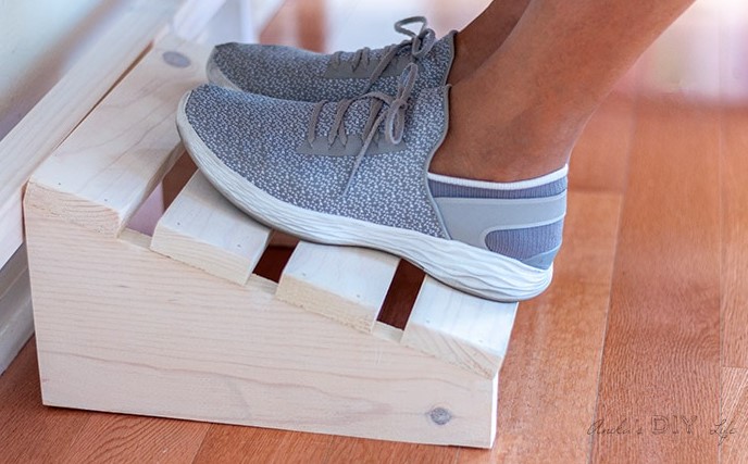 DIY FOOTREST FOR UNDER DESK