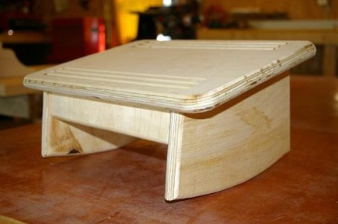 12 Diy Under Desk Foot Rest Ideas For, Wooden Foot Stool For Desk