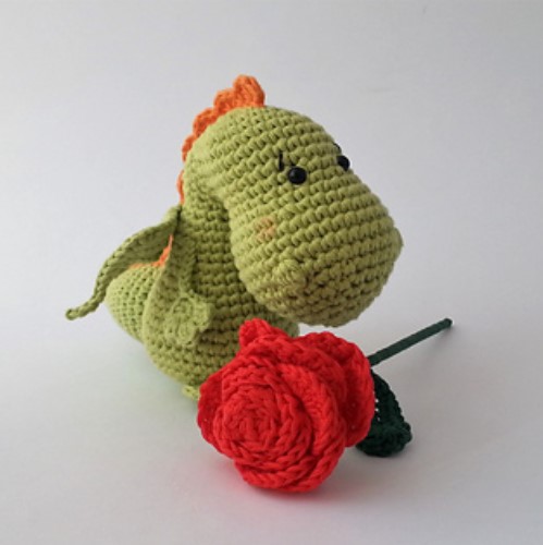 25 Free Amigurumi Dragon Patterns (for Any Skill Level) – Dragon de Sant Jordi Dragon de Sant Jordi