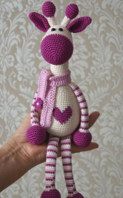 Hearty Giraffe Crochet