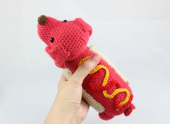 25 Free Amigurumi Dog Patterns (for Any Skill Level) – Hot Dog Amigurumi Hot Dog Amigurumi