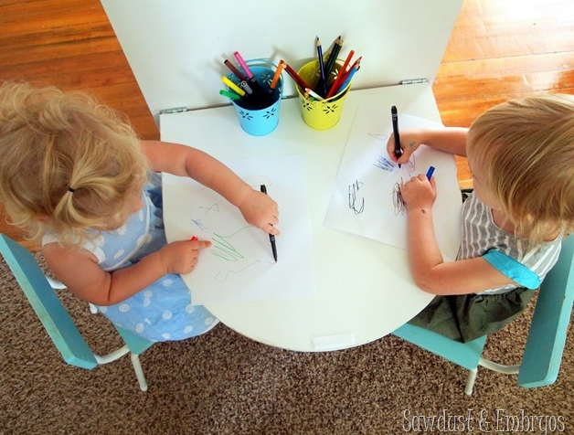 25 Clever DIY Folding Table Ideas with Free Plans – MURPHY TABLE FOR THE TOTS MURPHY TABLE FOR THE TOTS