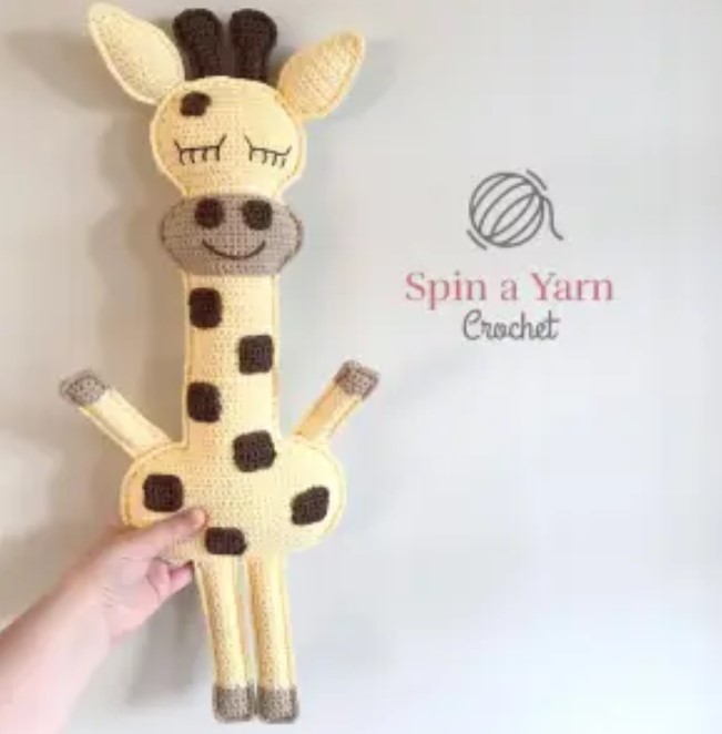 Ragdoll Giraffe Free Crochet Pattern