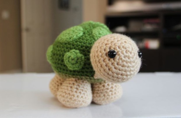 25 Free Amigurumi Turtle Patterns (for Any Skill Level) – Sheldon the Turtle Sheldon the Turtle
