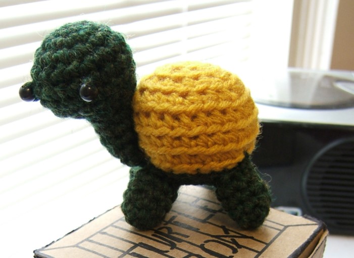25 Free Amigurumi Turtle Patterns (for Any Skill Level) – Speedy the Turtle pattern Speedy the Turtle pattern