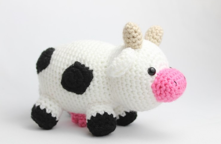 cow amigurumi free crochet pattern