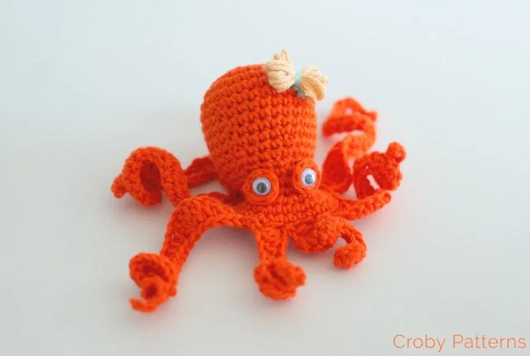 crochet amigurumi octopus