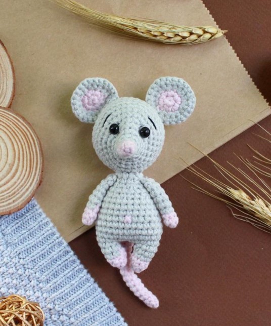 Crochet mouse