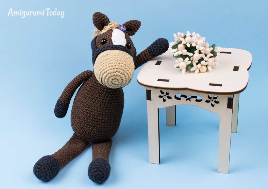 Farm Horse Amigurumi Pattern