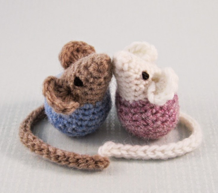 25 Free Amigurumi Mouse Patterns (for Any Skill Level) – Little Kissing Mice Little Kissing Mice