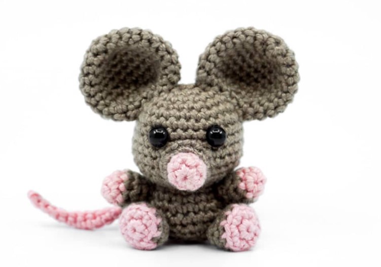 mini amigurumi mouse