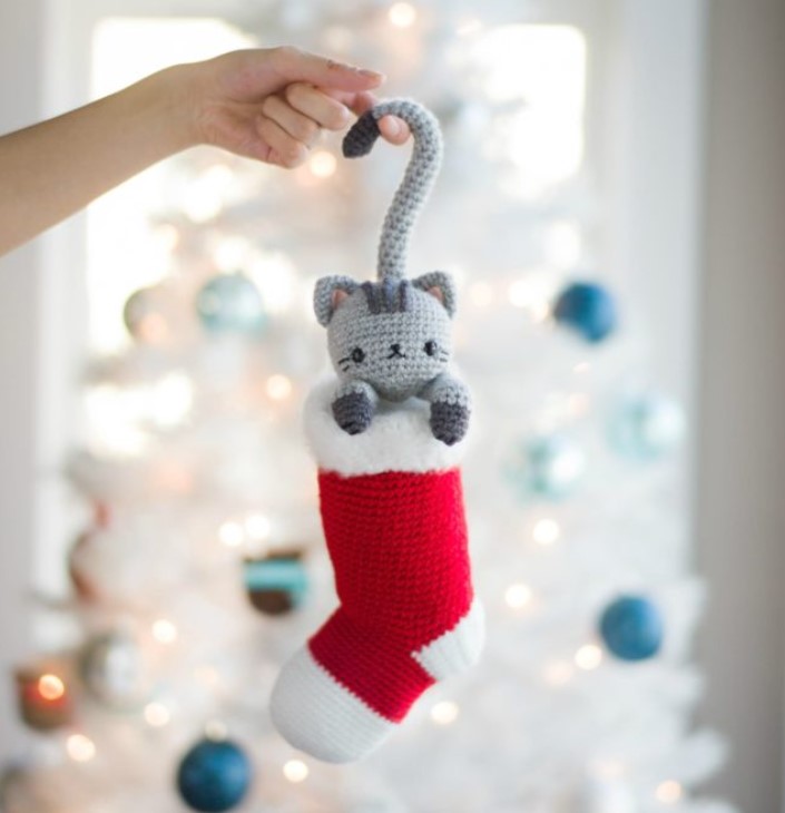 Chester the Christmas Cat Amigurumi