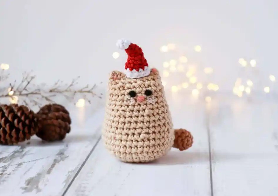 25 Free Christmas Crochet & Amigurumi Patterns to Try – Christmas Cat Amigurumi Christmas Cat Amigurumi