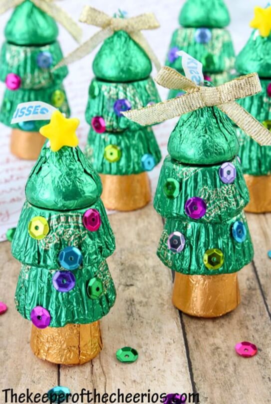 31 Best DIY Christmas Tree Ideas to Try This Year – DIY Candy Christmas Tree DIY Candy Christmas Tree