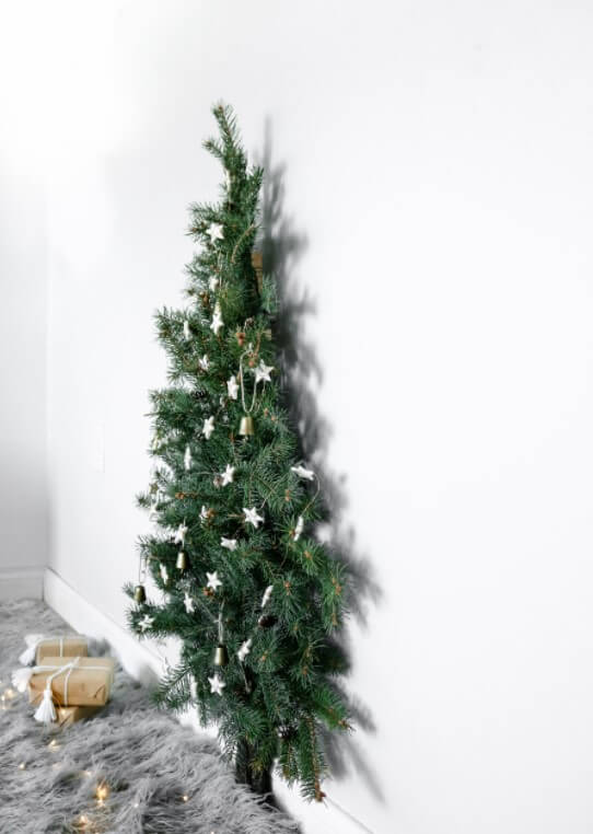 31 Best DIY Christmas Tree Ideas to Try This Year – DIY Flat Christmas Tree for Small Space DIY Flat Christmas Tree for Small Space