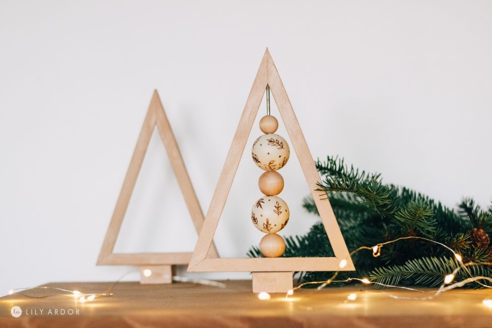 31 Best DIY Christmas Tree Ideas to Try This Year – DIY Wooden Frame Christmas Tree DIY Wooden Frame Christmas Tree