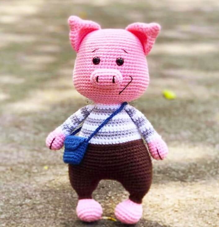 Kenny The Crochet Pig Amigurumi Free Pattern